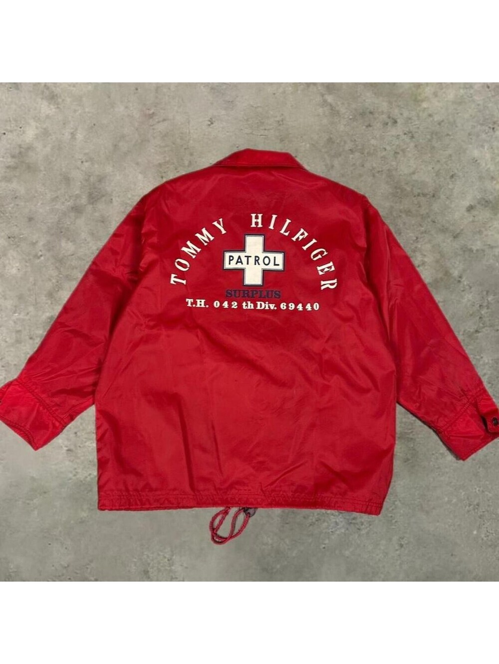 Vintage Red Tommy Hilfiger ski patrol surplus jacket zipup windbreaker 90s Large